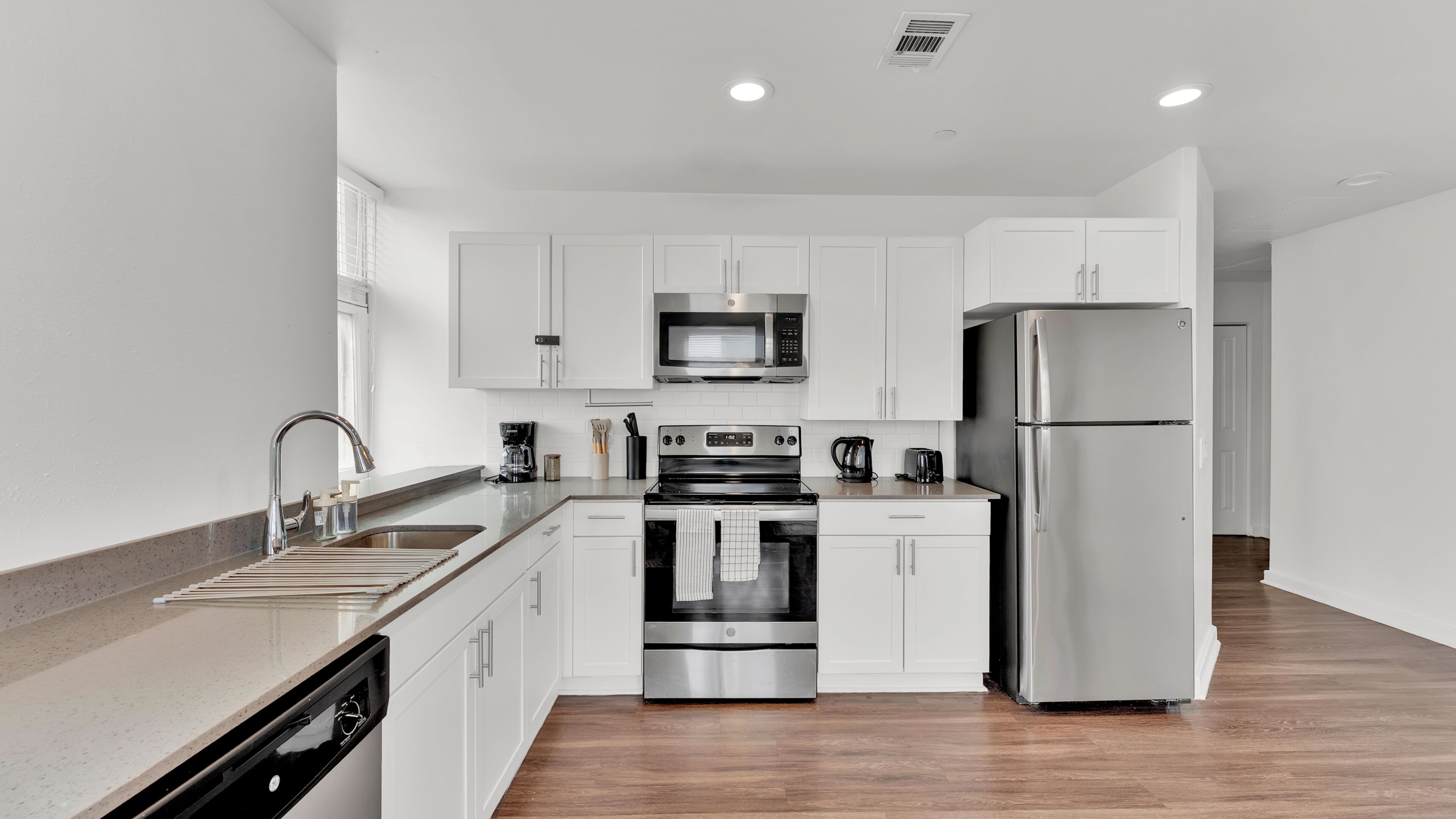 Microwave, oven, stovetop, dishwasher