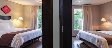 2 habitaciones, tabla de planchar con plancha, internet y ropa de cama