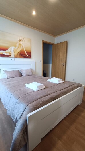 2 bedrooms, iron/ironing board, free WiFi, bed sheets - Bethlehem House 5 (São Roque)