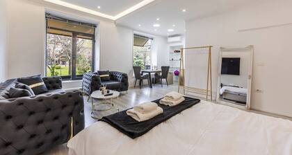 Central Comfy Spot | Studio for 2 with Wi-Fi by PikHost