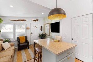 Interior - Sawatch Mtn Suite - Healthy Home Colorado Springs (Colorado Springs)