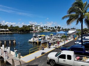 Marina - Bright 2BR Coastal Suite Apt12 (Pompano Beach)