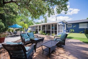 Terrace/patio - Cortez - Canal-Front, Pets, in Cortez with Direct Water Access (Cortez)