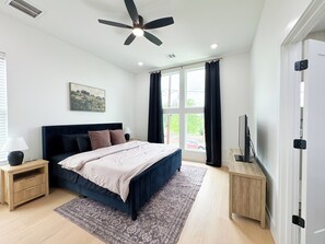 3 Schlafzimmer, Schreibtisch, Bügeleisen/Bügelbrett, kostenloses WLAN