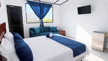 Luxury Suite, Balcony, Pool View