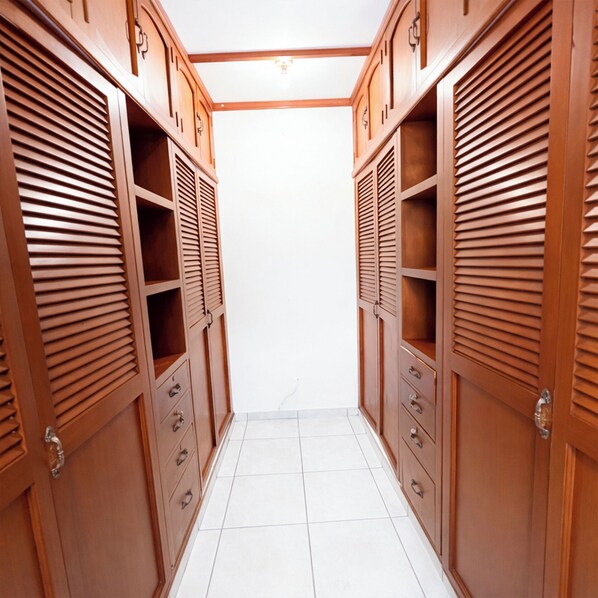 Luxury Suite, Balcony, Pool View | Interior - Gioventu  (San Salvador)