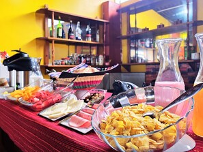 Desayuno buffet incluido todos los días 