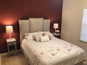 Villa (3 Bedrooms) - Comfortable 3BR Townhome Near Parks, Great Value (Kissimmee)