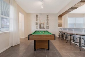 Billiards - Upscale 9BR Stay With Pool and Themed Rooms (Kissimmee)