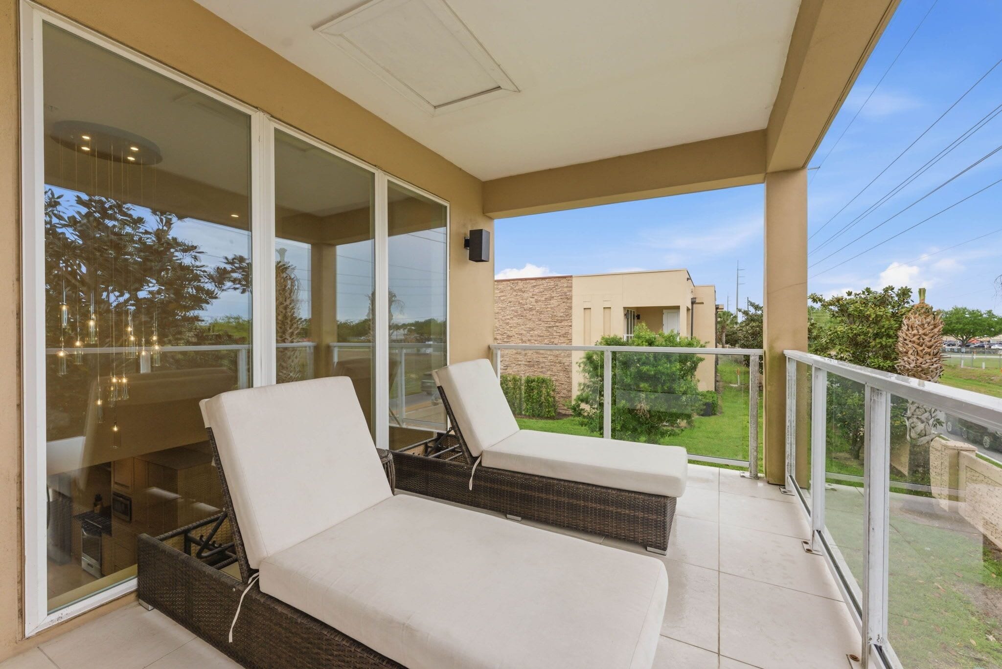 Villa (4 Bedrooms) | Veranda