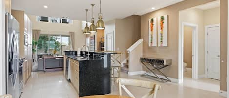 Villa (4 Bedrooms) | Matsal