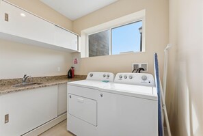 Villa (4 Bedrooms) | Wasservice