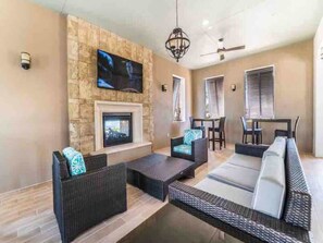 Property grounds - Cozy and Spacious 5BR With Pool Near Disney Parks (Kissimmee)