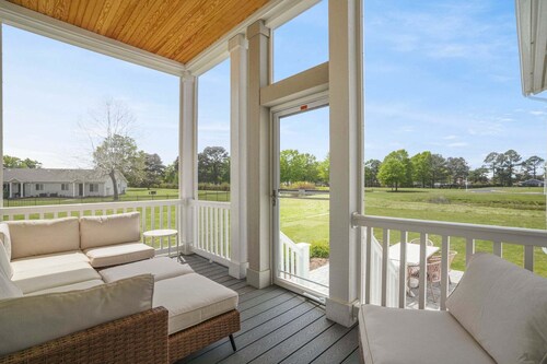 The Pearl | New Home w/ Pool, Beach & More!