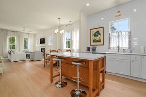 Interior - The Pearl | New Home w/ Pool, Beach & More! (Cape Charles)
