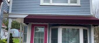 Lovely 1-room studio with Queen bed and kitchenette in peaceful Boalsburg.