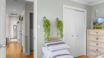 2 dormitorios, tabla de planchar con plancha, wifi y ropa de cama