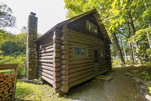 Exterior - Cozy Lakeside Cabin-Resort Style Camp 5 (Olmstedville)
