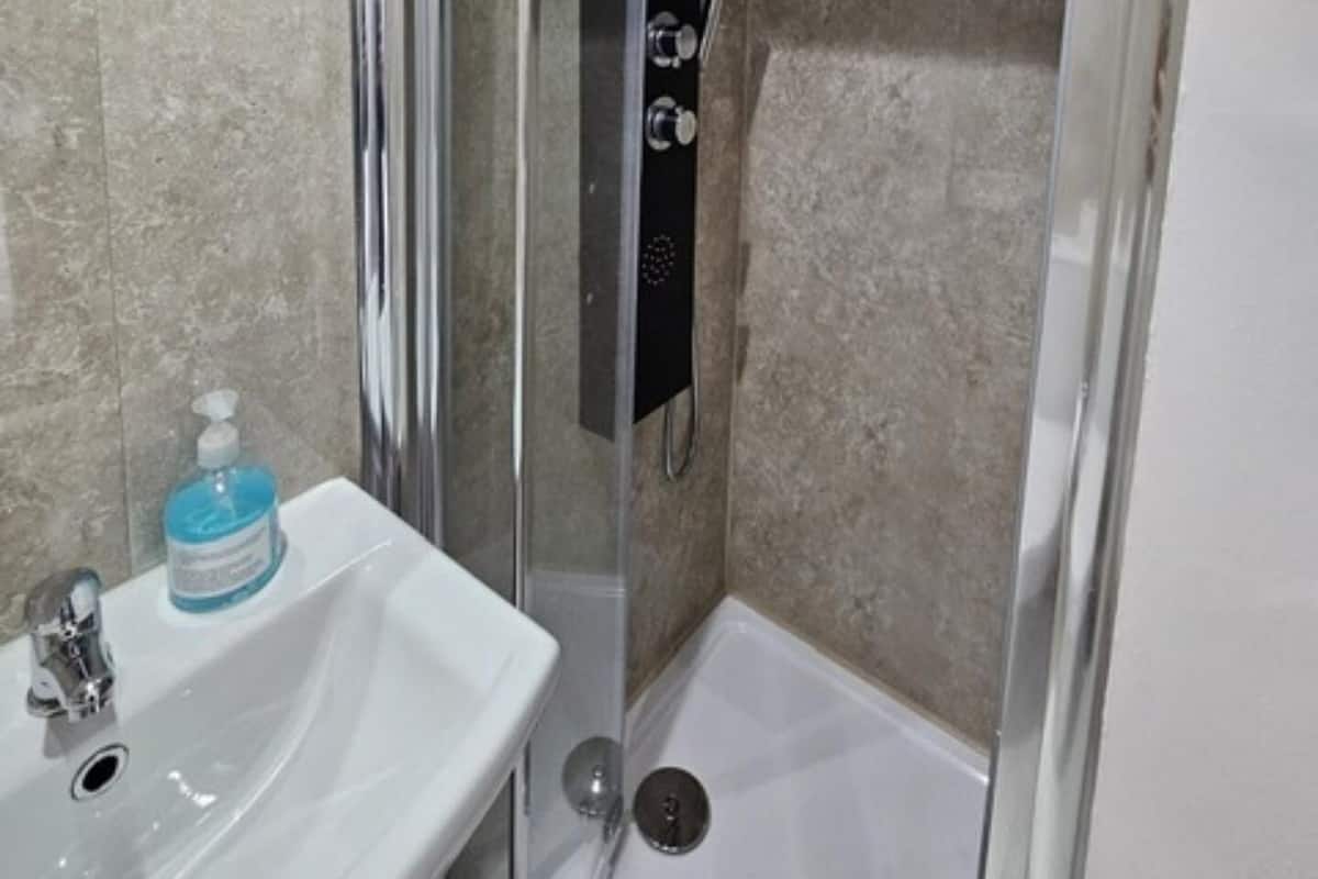 Family Room | Bathroom