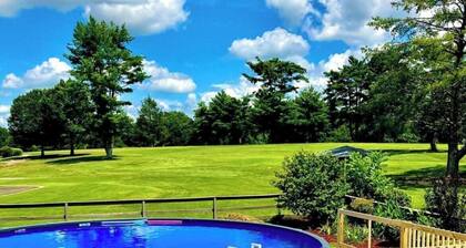 Perfect 6-bedroom house with pool and hot tub in gorgeous Greeneville