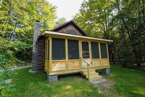 Exterior - Relaxing Lakeside Resort-Cabin 6 (Olmstedville)