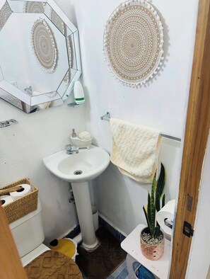 Dusche, Handtücher, Toilettenpapier