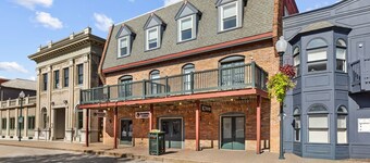 Main Street 2BR - Walk to Dining & Riverfront