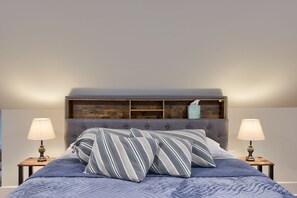3 Schlafzimmer, Schreibtisch, Bügeleisen/Bügelbrett, Reisekinderbett