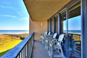 Property grounds - Sea Gull #202LK: Beachfront 1 Bedroom 1 Bathroom With Spectacular Views and 24 Hour Management (Port Aransas)