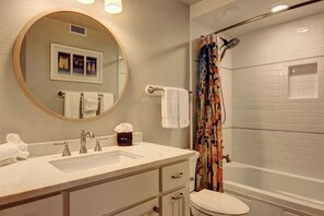 Hair dryer, towels - Sea Gull #202LK: Beachfront 1 Bedroom 1 Bathroom With Spectacular Views and 24 Hour Management (Port Aransas)