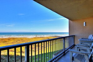 Property grounds - Sea Gull #202LK: Beachfront 1 Bedroom 1 Bathroom With Spectacular Views and 24 Hour Management (Port Aransas)