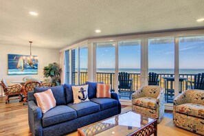 TV - Sea Gull #202LK: Beachfront 1 Bedroom 1 Bathroom With Spectacular Views and 24 Hour Management (Port Aransas)