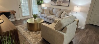 Walk-in Spacious 3-bedroom apartment with AC in lovely Alpharetta