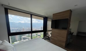 1 bedroom, iron/ironing board, Internet, bed sheets - Luxury Loft in El Poblado with Panoramic View of Medellín (Medellín)
