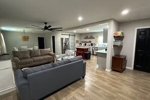 Smart TV - A home away from home! (Bradenton)
