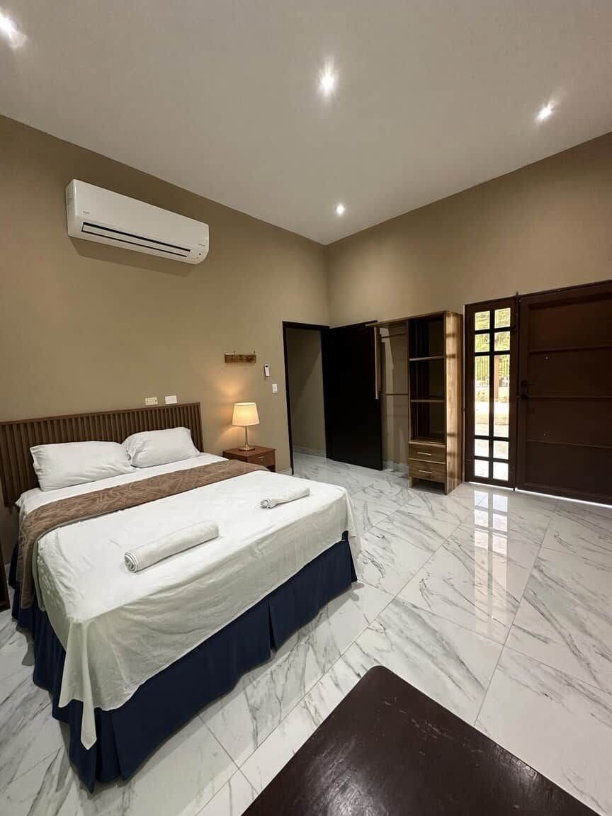 4 chambres, fer et planche à repasser, Wi-Fi gratuit, draps fournis