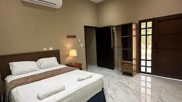 4 chambres, fer et planche à repasser, Wi-Fi gratuit, draps fournis