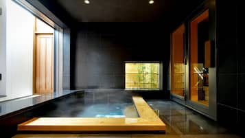 Deluxe Suite | Spa