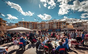 Outdoor dining - Sundial C302 | Ski-in/Ski-out | Fireplace | Mountain Views | Pool & Hot Tubs (Park City)