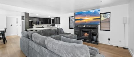 TV connectée, cheminée