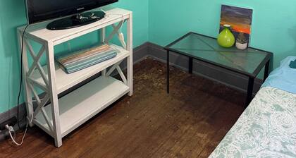 Charming 1-bdrm with AC in serene Fort Lauderdale, Close to Las Olas & the Beach