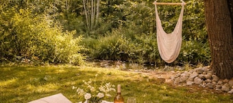 Stardust-A Dreamy Escape at Birch + Flame Hot Tub Near Frankenmuth