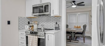 Near Walnut Beach, Near Bridge St., Sleeps 6