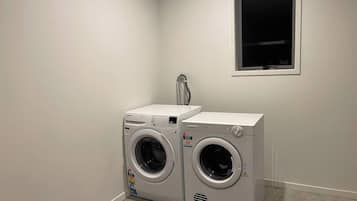 House, 2 Bedrooms, Accessible | Interior