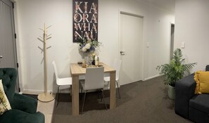 Living room - New Stylish 2-bedroom House in Frankton, Hamilton (Hamilton)