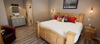 Riverfront Lodge in White Bird, ID – 1BR w/ Panoramic Views & Breakfast Unit 1