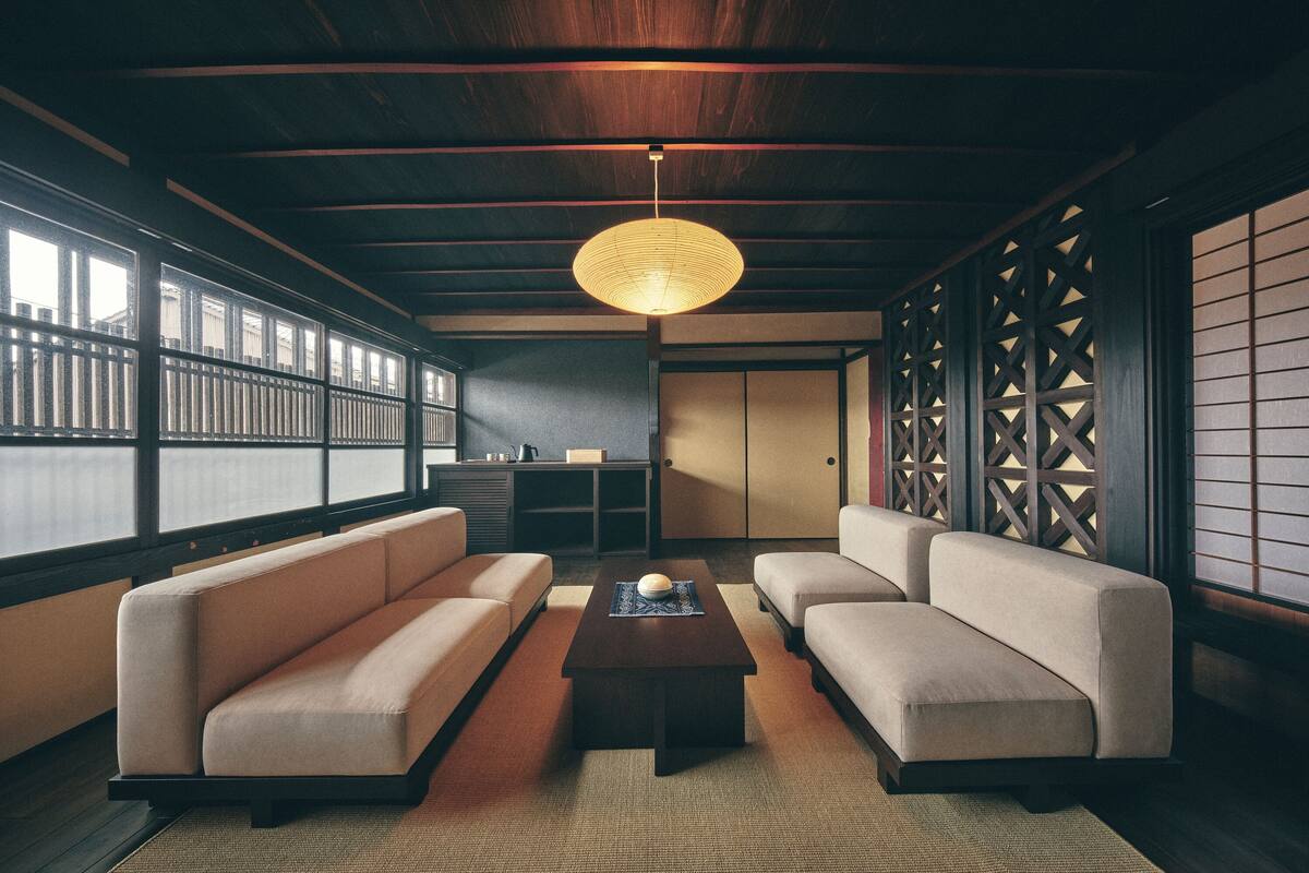 Luxury Room | In-room safe, WiFi (free), bed sheets
