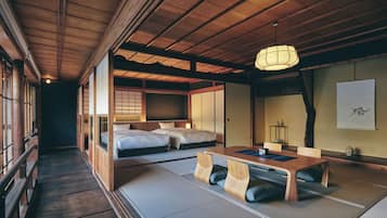 Luxury Triple Room | In-room safe, free WiFi, bed sheets