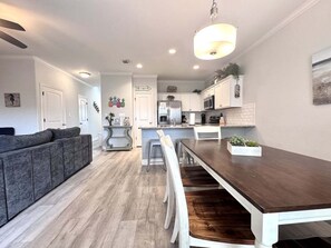 Dining - Moonlit Shores | 4 bedroom | 2 Master Suites (Corpus Christi)
