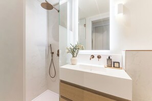 Towels - Canalejas II - Two Bedroom Apartment, Sleeps 4 (Madrid)